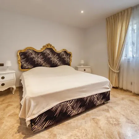 Sleeps 7 Pool Wifi