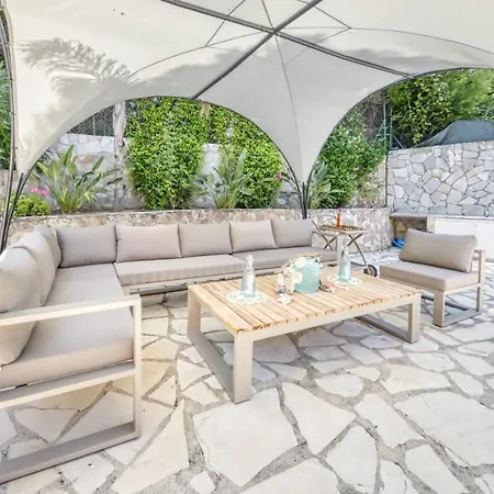 Sleeps 7 Pool Wifi Villa *